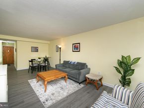 604 S Washington Square 306, Philadelphia PA 19106