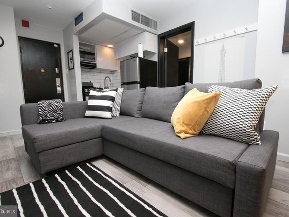 2135 Walnut Street 304, Philadelphia PA 19103