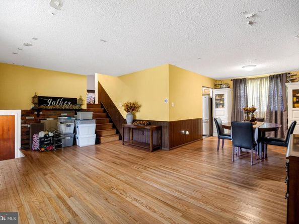 601 Sharon Lane, Philadelphia PA 19115