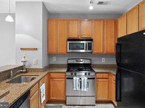 2665 Prosperity Avenue 403, Fairfax VA 22031