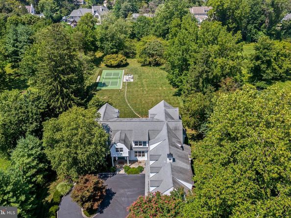 225 Sugartown Road, Devon PA 19333