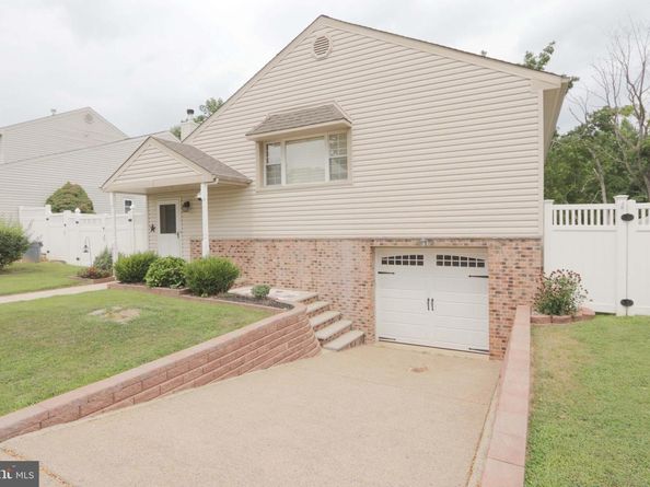 15234 Bernita Drive, Philadelphia PA 19116