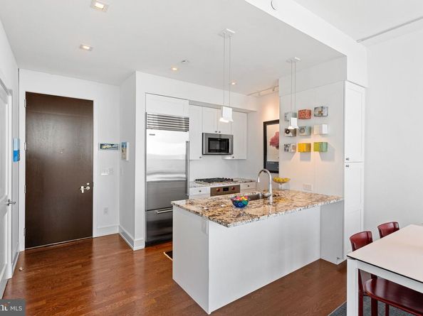 210 S 25TH Street 905, Philadelphia PA 19103