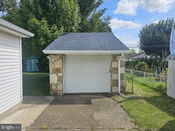 1353 Thomson Road, Abington PA 19001