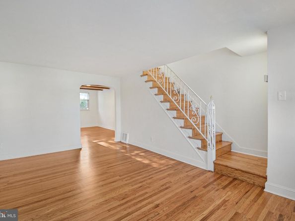 913 Maple Avenue, Glenolden PA 19036