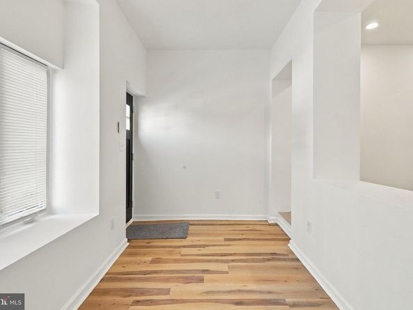 906 W Rockland Street, Philadelphia PA 19141