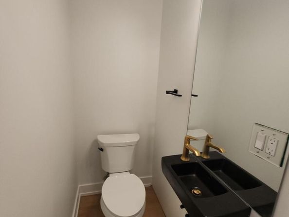 8610 Evergreen Place 201, Philadelphia PA 19118
