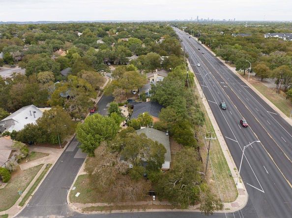 8105 Dowling CV, Austin TX 78745