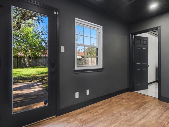 107 Shady Oak DR, Georgetown TX 78628