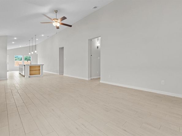 229 Ironshoe TRL, Liberty Hill TX 78642