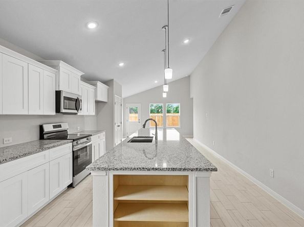 229 Ironshoe TRL, Liberty Hill TX 78642