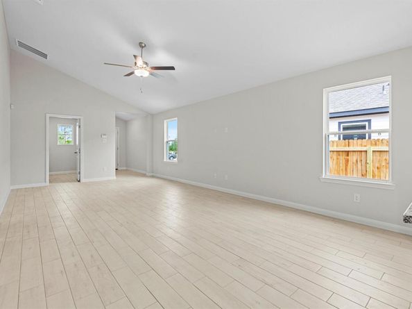 229 Ironshoe TRL, Liberty Hill TX 78642