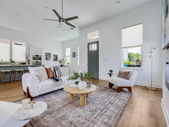 4500 Grassland DR, Austin TX 78723