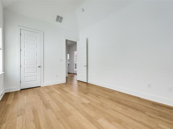 4500 Grassland DR, Austin TX 78723