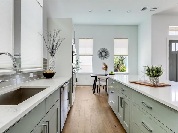 4500 Grassland DR, Austin TX 78723