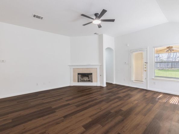 220 N Crossing TRL, Round Rock TX 78665