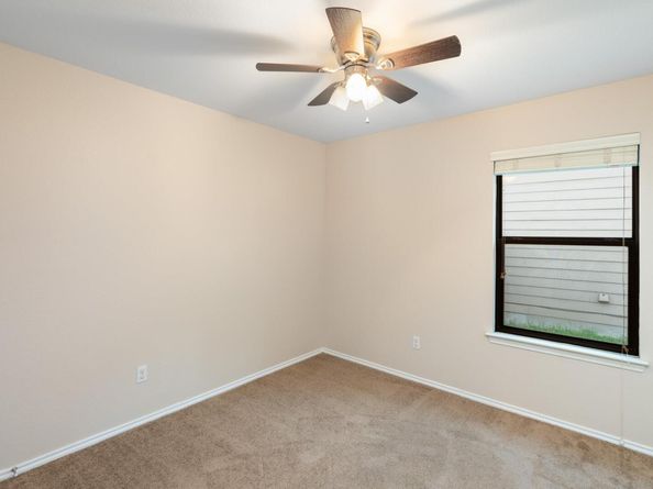 913 Mahomet DR, Pflugerville TX 78660