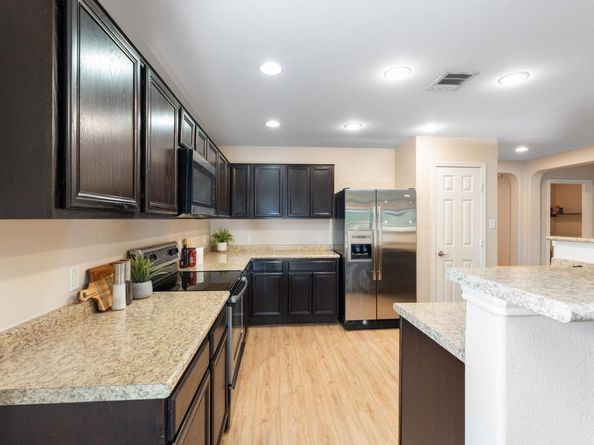 913 Mahomet DR, Pflugerville TX 78660