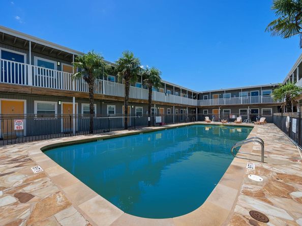 2401 Manor RD 217, Austin TX 78722