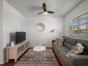 2401 Manor RD 217, Austin TX 78722
