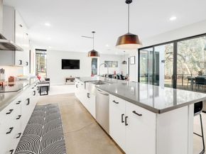 5710 Longhorn LNDG, Austin TX 78734