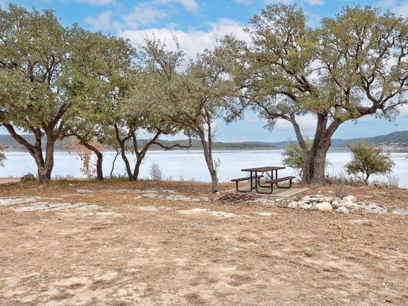 5710 Longhorn LNDG, Austin TX 78734