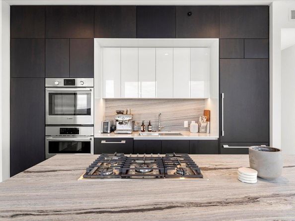 313 W 17th ST 2405, Austin TX 78701