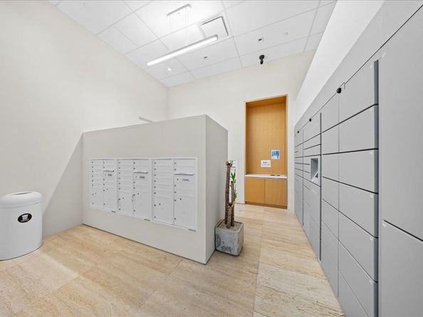 313 W 17th ST 2405, Austin TX 78701