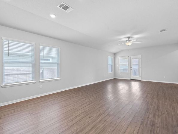 105 Canter DR, Liberty Hill TX 78642