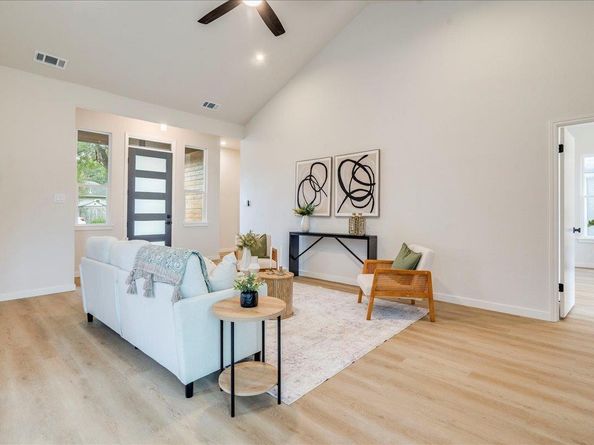 8308 Foxhound TRL, Austin TX 78729