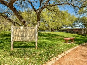 8133 Luling LN, Austin TX 78729