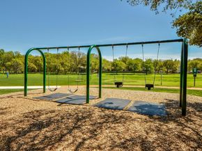 8133 Luling LN, Austin TX 78729