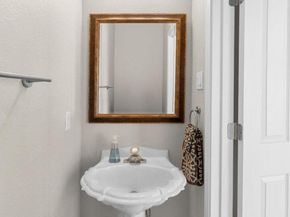 8133 Luling LN, Austin TX 78729