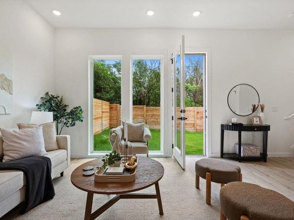 401 N Bluff DR 10102, Austin TX 78745