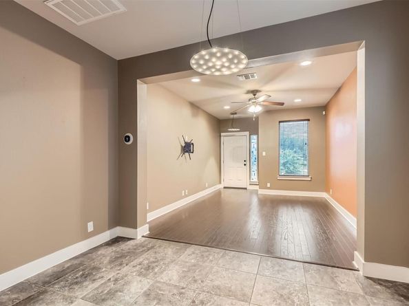 7324 Easy Wind DR, Austin TX 78757