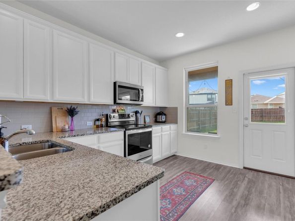 105 Spotted Rail RDG, Leander TX 78641