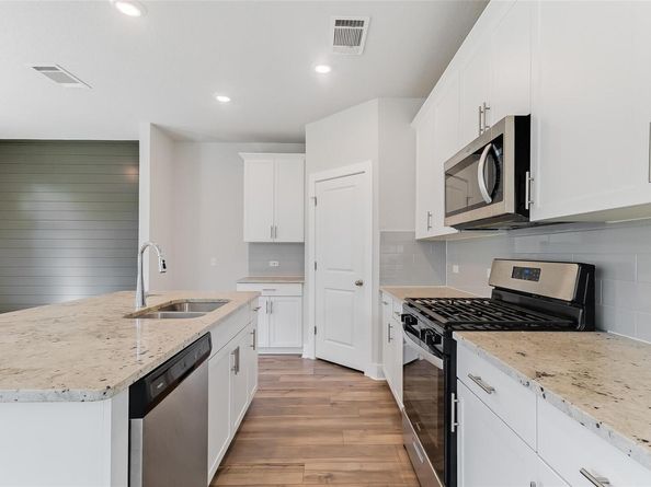 525 Longmount CV, Liberty Hill TX 78642