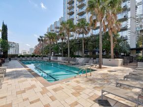360 Nueces ST 3907, Austin TX 78701