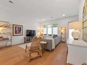 3100 Menchaca RD 27, Austin TX 78704