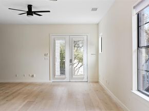 707 Cardinal LN E2, Austin TX 78704