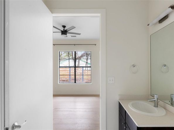 707 Cardinal LN E2, Austin TX 78704