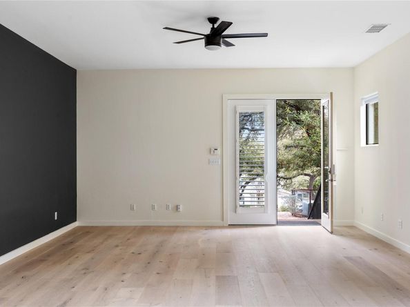 707 Cardinal LN E2, Austin TX 78704