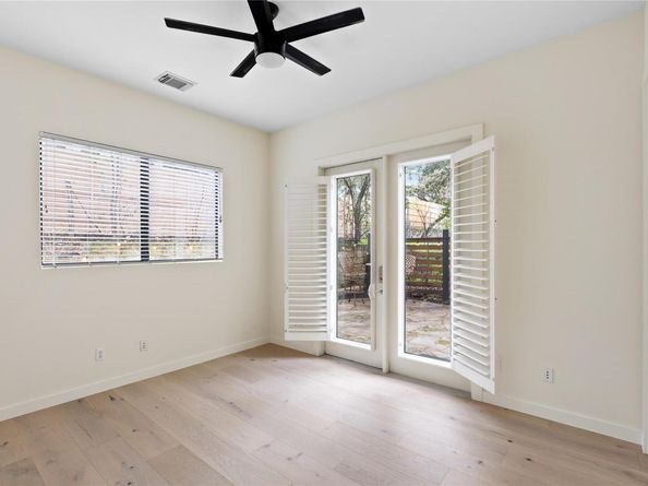 707 Cardinal LN E2, Austin TX 78704