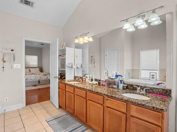 716 W 35th ST, Austin TX 78705