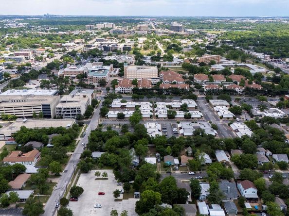 716 W 35th ST, Austin TX 78705