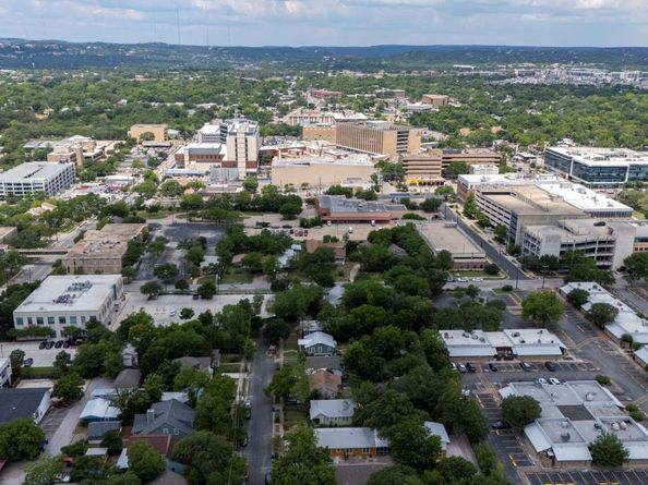 716 W 35th ST, Austin TX 78705