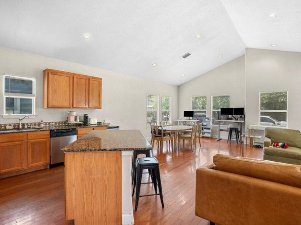 716 W 35th ST, Austin TX 78705