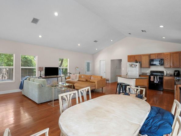 716 W 35th ST, Austin TX 78705