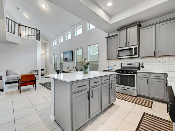 11904 Farrier LN 30, Austin TX 78748