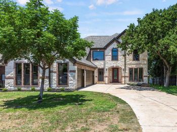 210 Las Colinas DR